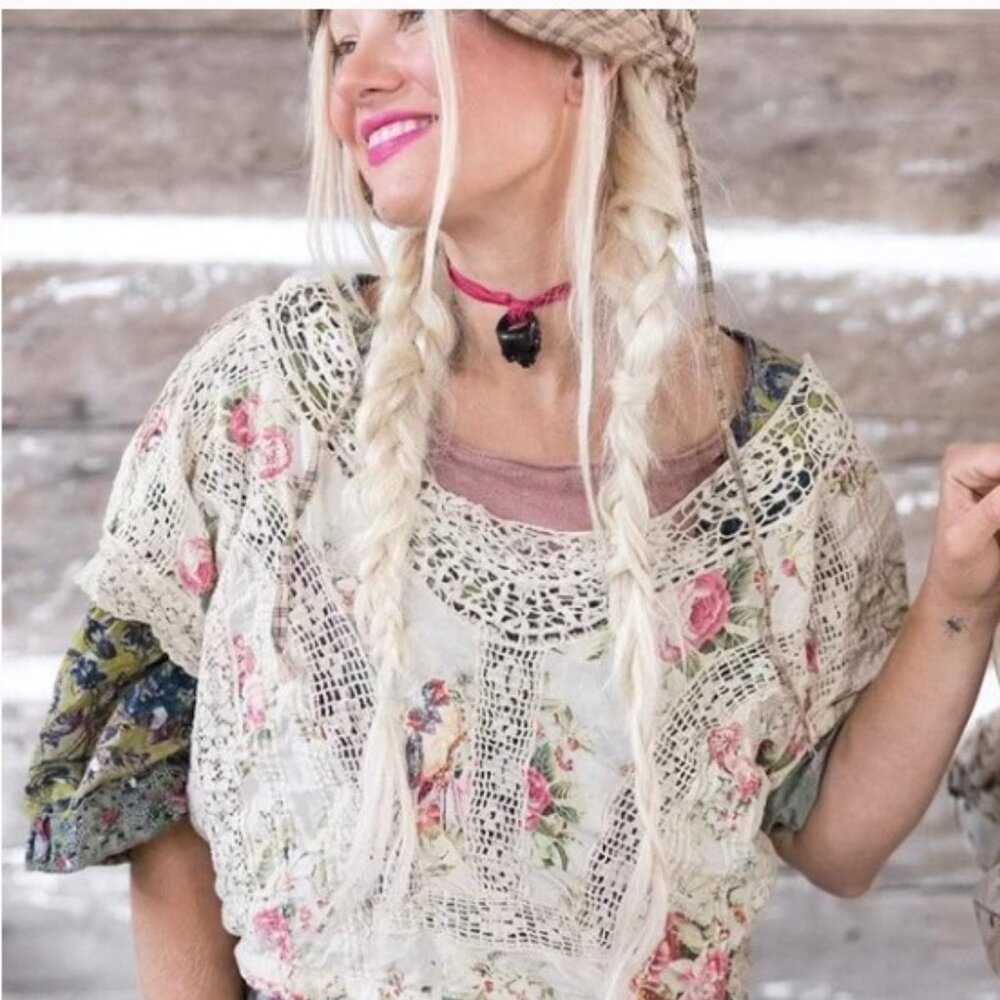 Magnolia Pearl Floral Deja Cropped Blouse - OS -beautiful EUC